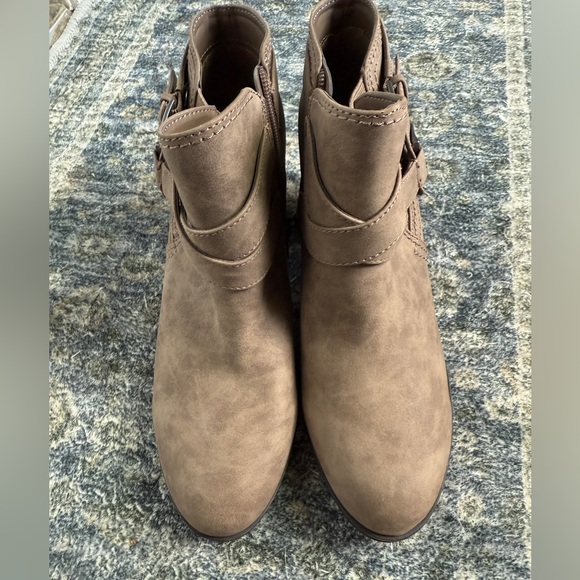 Indigo Rd. Tan Ankle Booties - Picture 3 of 9